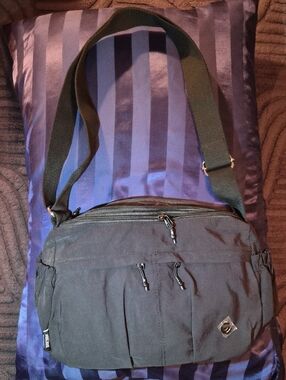 Classic Black Messenger Crossbody Bag with Adjustable Strap